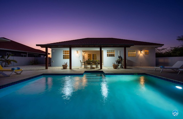 Amazing vacation - beautiful and quiet villa -7 guests - beach 3 minutes away!