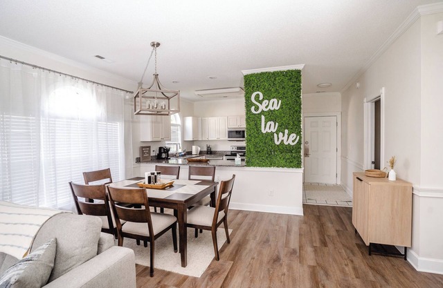 Amazing vacation rental, great location,pool,close to the beach and golf course