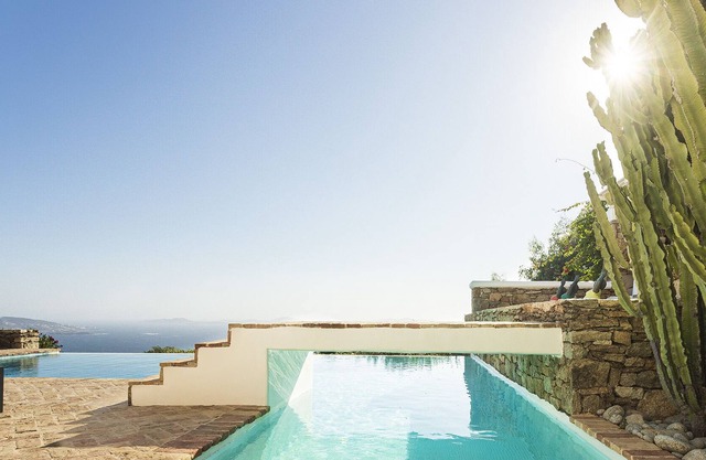 amazing views and sunsets near town and beaches many exterior sitting areas