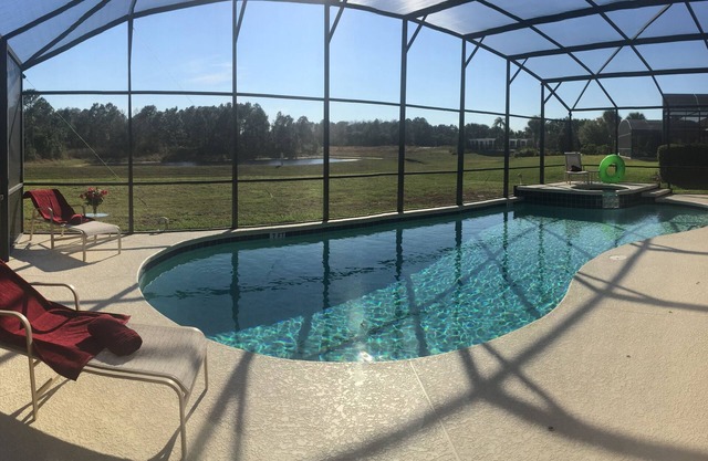 Amazing Villa with south facing pool and conservation view