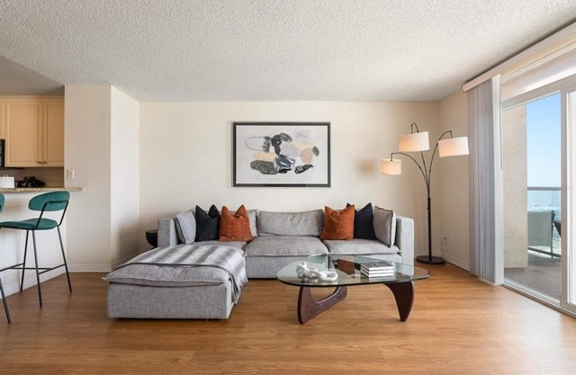 Amber Tide - Bright 1BR Marina Gem Ocean View