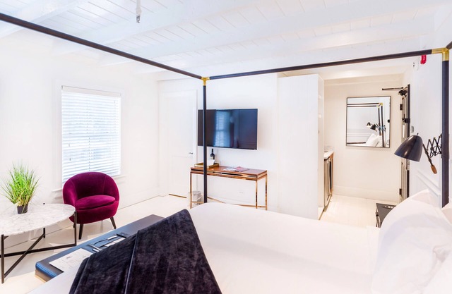 American Beech in Greenport - King Suite 3