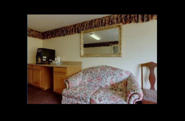 Americas Best Value Inn Wilson UNIT 23 2 BED FIRST FLOOR
