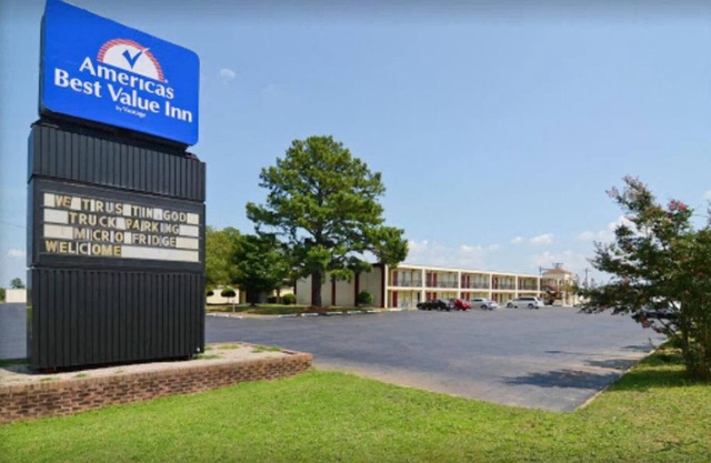 Americas Best Value Inn Wilson UNIT 25 2 BED FIRST FLOOR