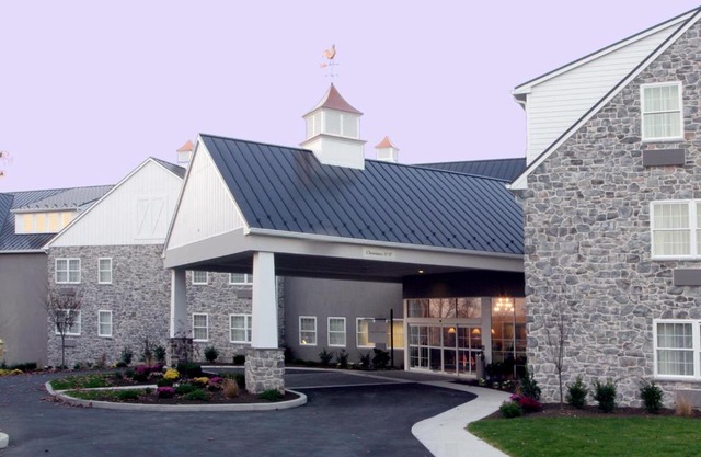 AmishView Inn & Suites