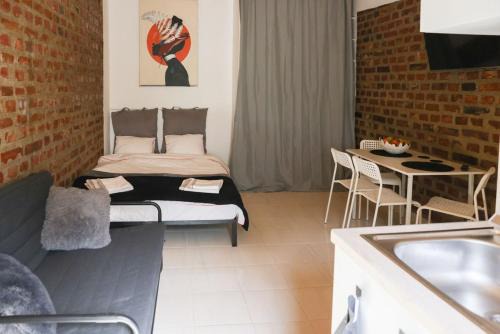 AMOS HOMES accommodation