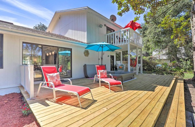 'An Acre Paradise' Home w/Hot Tub in St Augustine