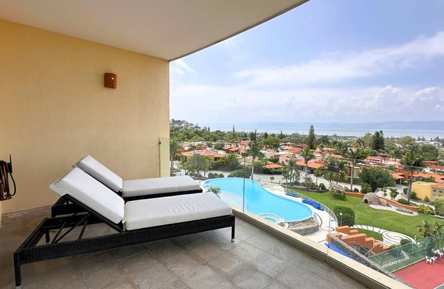 ANANA El Dorado 305 | Condo with Pool & Lake Views