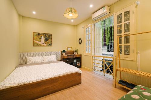 Anchie Vintage Homestay - Train Street Hanoi