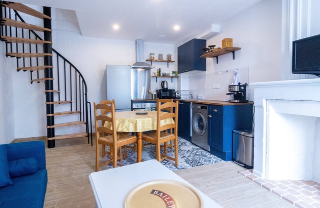 Ancienne Épicerie Chic et Totalement Rénovée