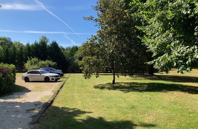 Ancienne Gare Réaménagée Dans un Parc Entierement Clos