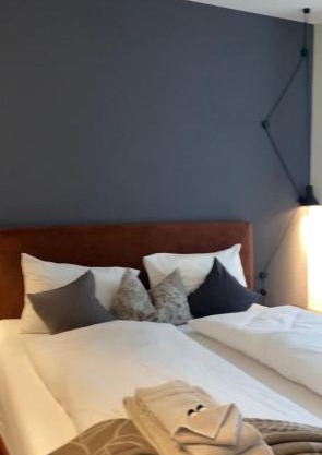 Andermatt Chalet Style Ski Wohnung Zimmer Nur fuer Frauen