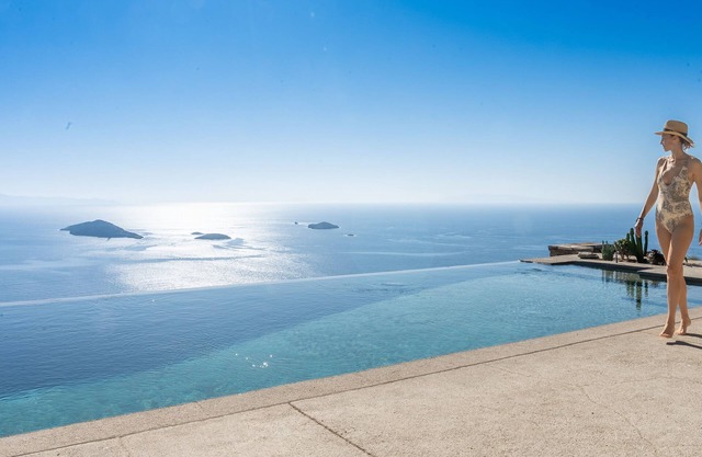 AndrosThea Luxury Villan