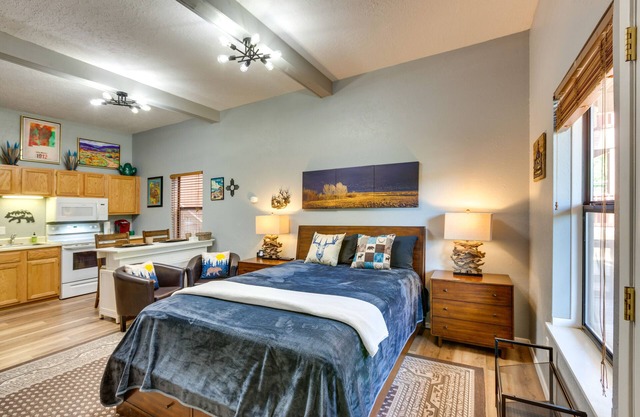 Angel Fire Studio w/Fireplace, Walk to Resort!