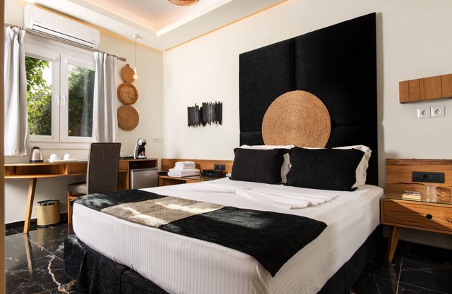 Angelica's "Superior" Room in Adamas