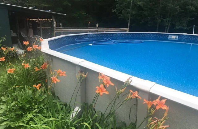 Annabel’s Entire house . Private backyard ,pool ,fire pit. 25 Miles to Acadia