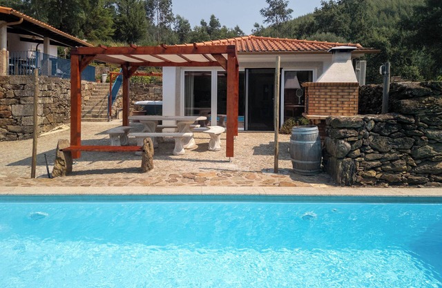 Annexe en pleine Nature, a sure deconnexion. Swimming pool, jacuzzi and barbecue!