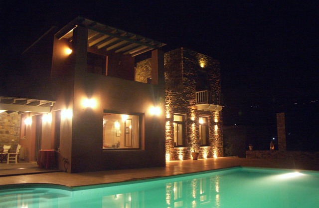 Ano Gavrio: character house