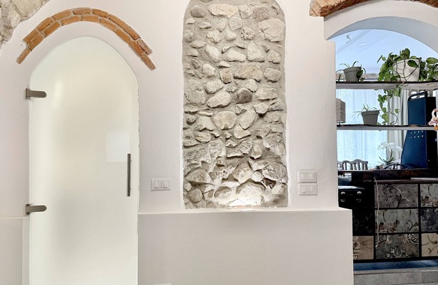 Antica Dimora Polpenazze, vacation and relaxation among vineyards, tennis and golf and biking.