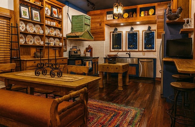 Antique Show Availability Guest Favorite!