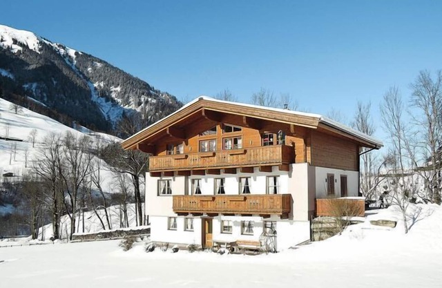 Apartment in Fusch an der Glocknerstraße with balcony