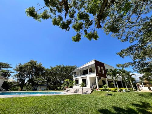 Apartamento con terraza Casa Finca pompano en La Unión Valle con piscina