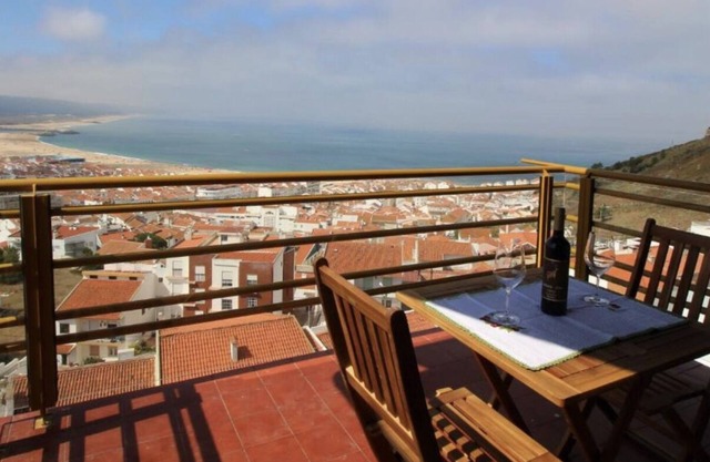 Apartamento em Zona Nobre com Vista Panorâmica Para a Nazaré