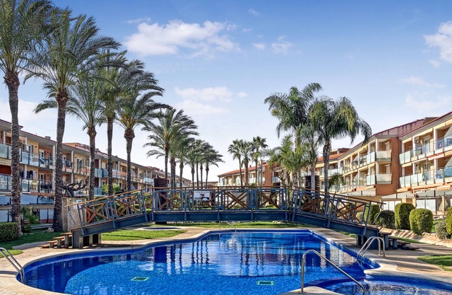 Apartamento en Complejo Port Marino. !A 10 Minutos de Port Aventura¡