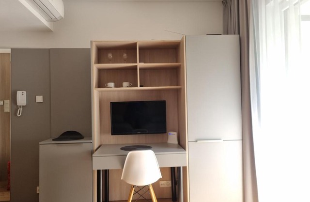 Aparthotel in Warsaw very close to the city center, free underground parking, WiFi, air conditioning, balcony