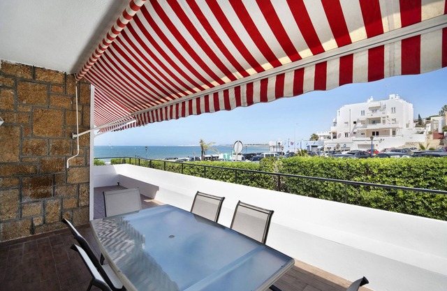 Apartment 'Primera Línea Con Vistas Al Mar' with Private Terrace and Air Conditioning