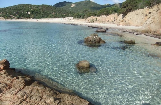 Apartment with terrace and sea view, 2 minutes walk to the beach!