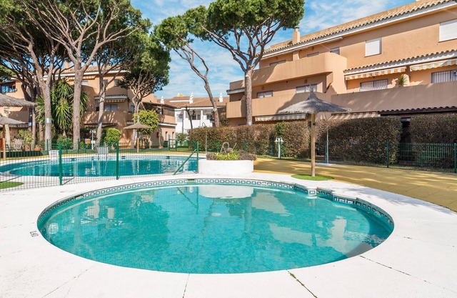 Apartment near the Beach with Wi-Fi, Air-Conditioning, Pool, Terrace and Balcony