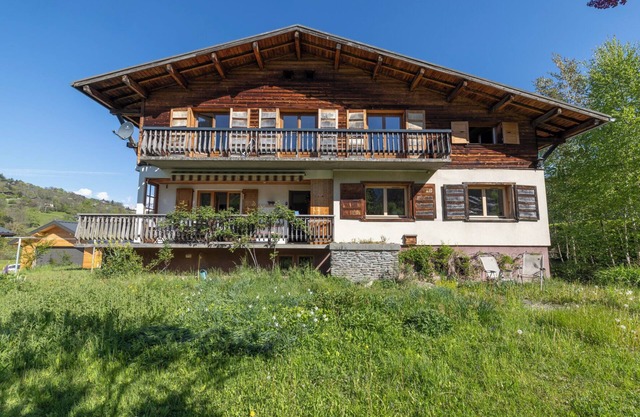 Apartment 'Spacieux Avec Vue' with Private Garden, Balcony and Wi-Fi