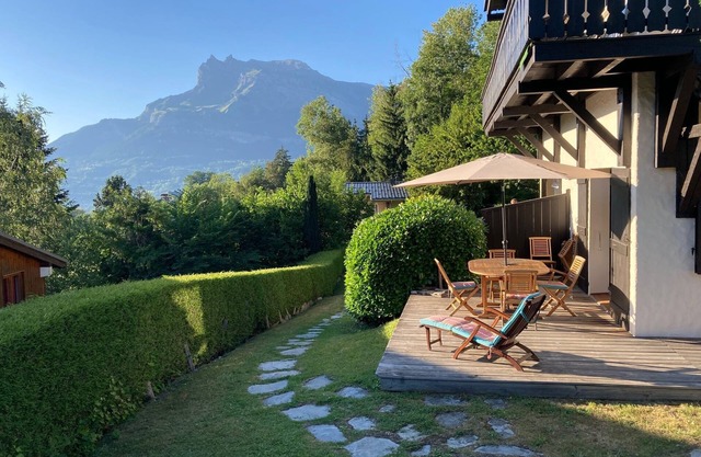 Apartment 4 to 8 pers, 2 bedrooms, terrace, swimming pool, 800 m cable car