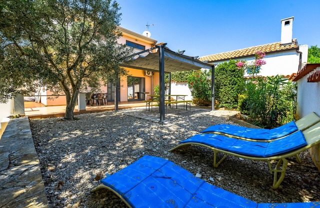 Apartment Panous 2 with shared pool in Stranici, Porec