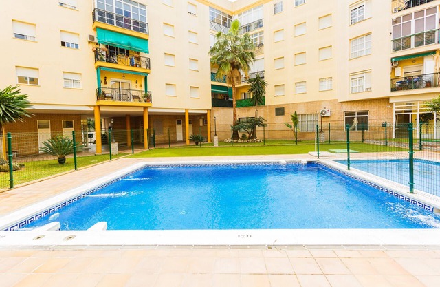 Apartment in Private Urbanization with Pool, 10 min. walking from the beach