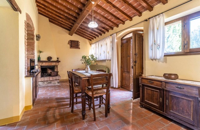 Apartment for 4 people in a farmhouse in Valdichiana in Tuscany