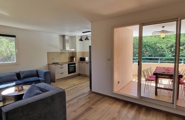 Apartment Le Roquefeuil, Saint Gilles Les Bains