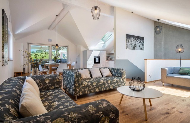 Apartment '1' with Lake View, Private Terrace and Wi-Fi