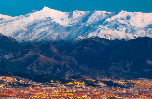 Apartment 10 minutes walk from downtown: enjoy the city at your own pace.