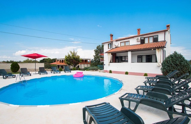 Apartment 1816/21517 (Istria - Barban), 8000m from the beach