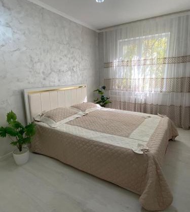 Apartment 27