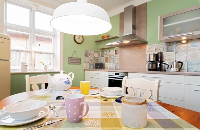 Apartment, 4 rooms, hallway, 80sqm, 2-(4)pers.