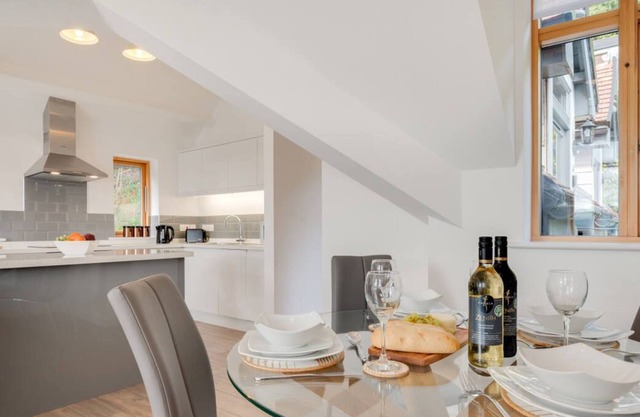 Apartment 4, The Old Stables