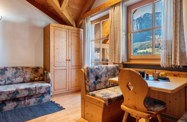 Apartment '5' with Mountain View, Shared Garden and Wi-Fi