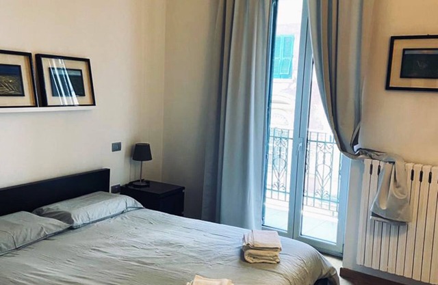 Apartment a stone's throw from the sea