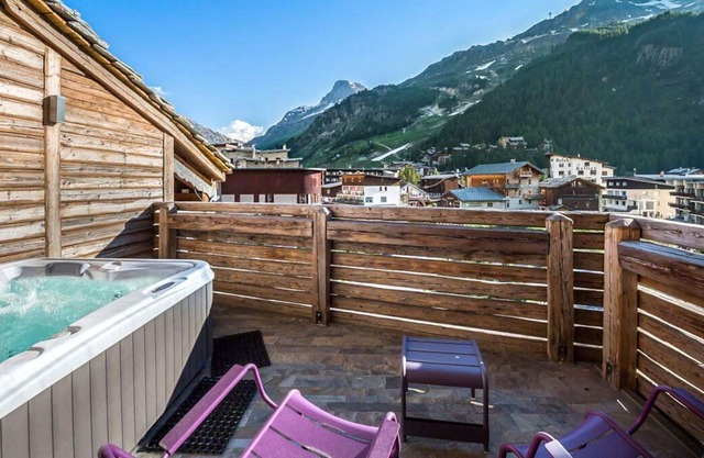Apartment Adalene - Five Bedroom Villa, Sleeps 10