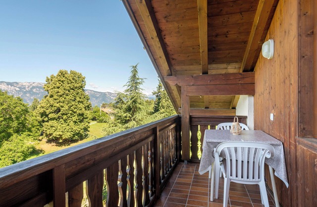 Apartment 'Aldeinerhof 2' with Mountain View, Shared Terrace and Wi-Fi