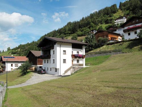 Apartment Alpenherz-1 by Interhome