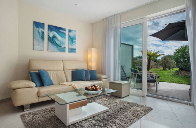 Apartment 'Annette's Home and Garden' with Private Terrace and Wi-Fi